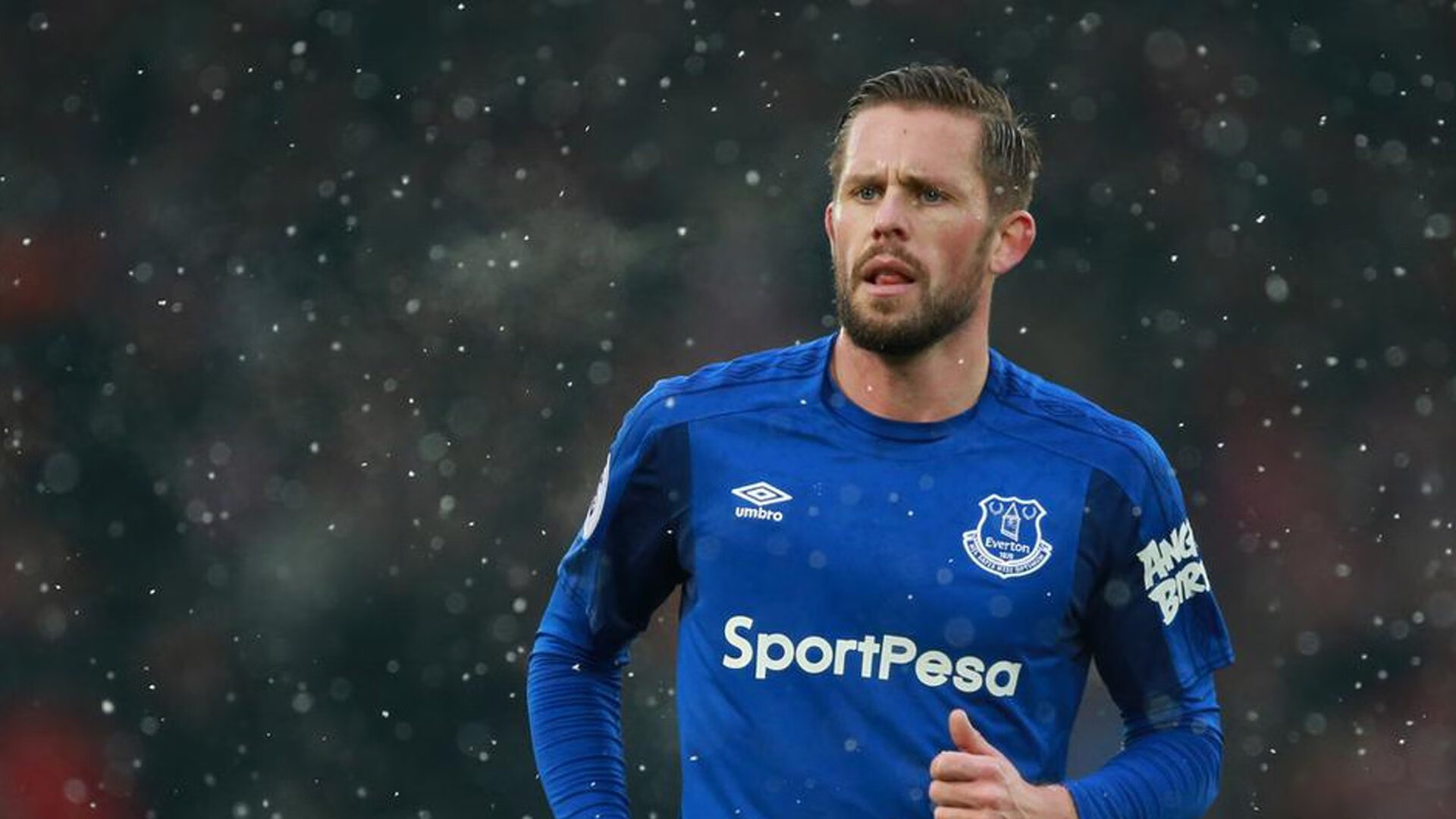 _赛事暂停？天气因素影响比赛节奏_，球赛因天气原因中断